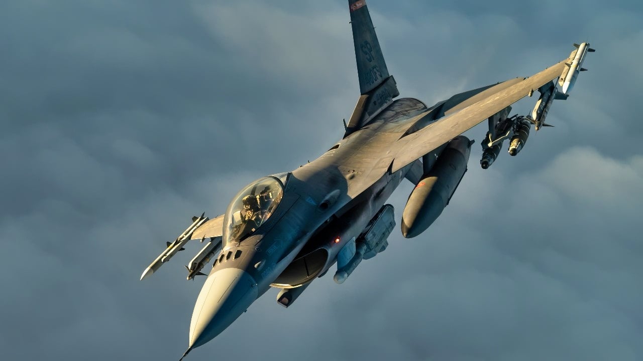 F-16 Fighter